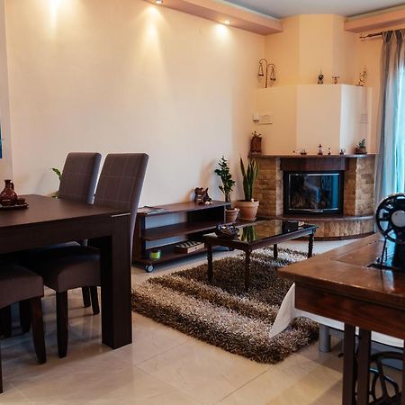Cozy Place Near Historic Center Солун Екстериор снимка