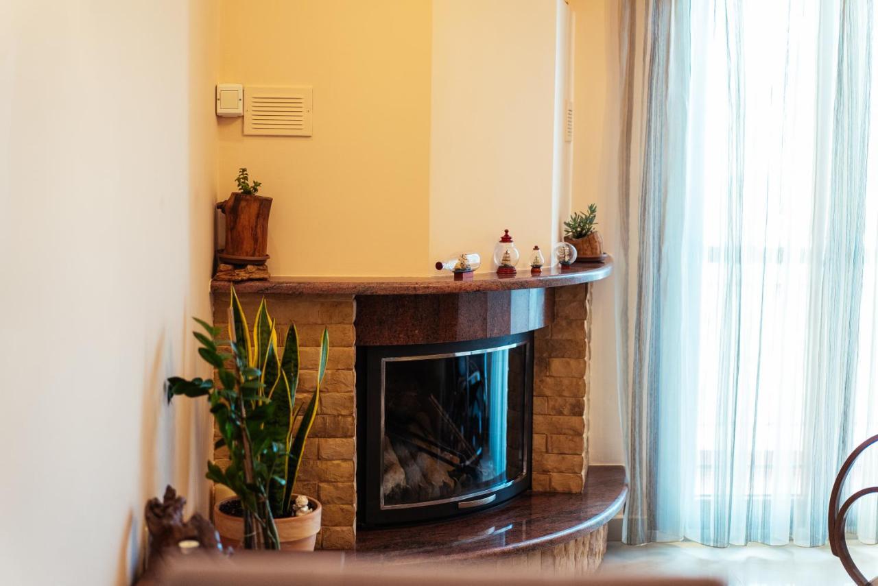 Cozy Place Near Historic Center Солун Екстериор снимка